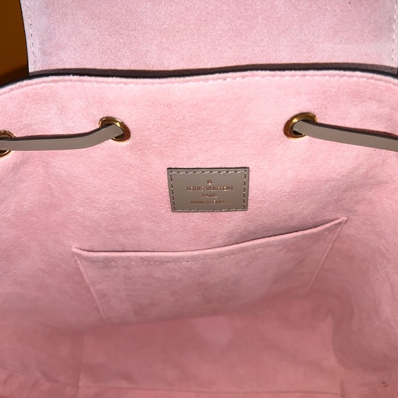 Louis Vuitton Montsouris Backpack - Picture 4 of 12